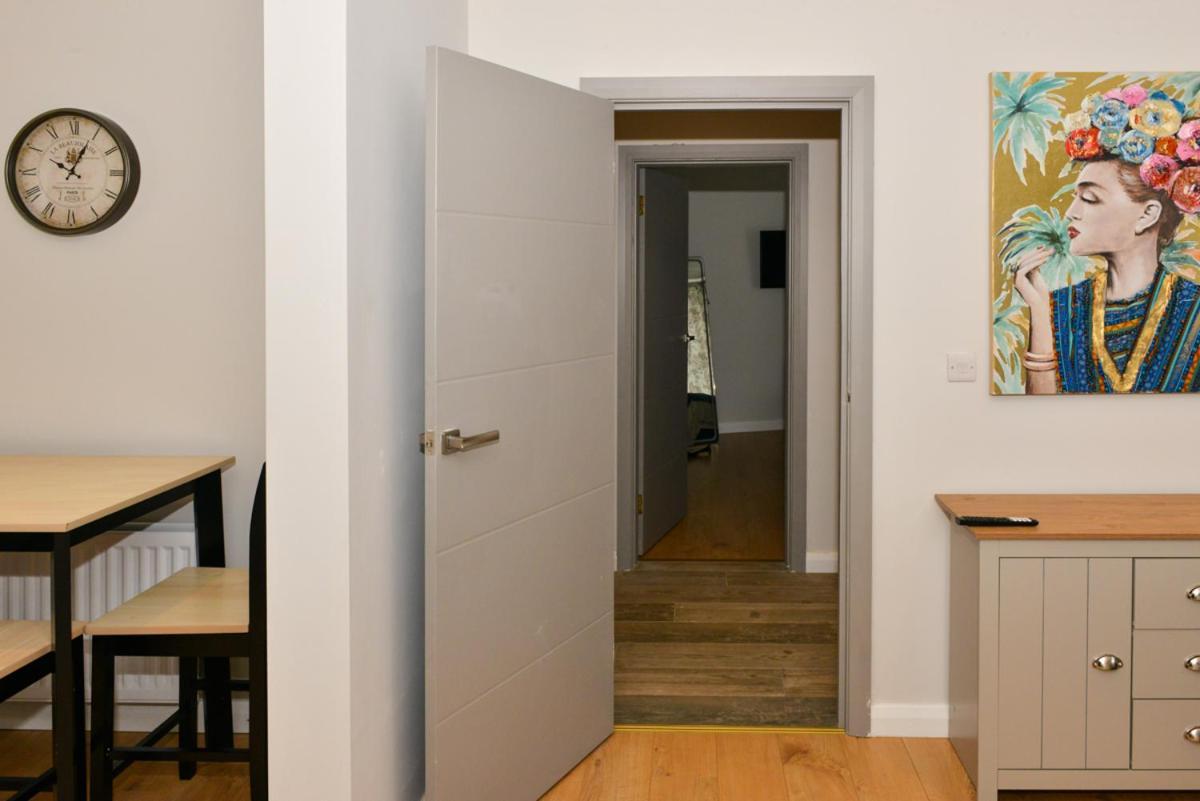 Esterville Apartments 1 And 2 Bedrooms Hot Tub Availability Белфаст Екстер'єр фото