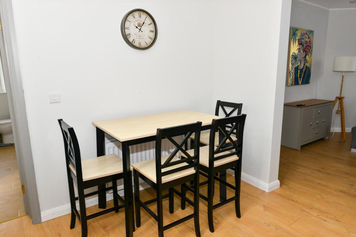 Esterville Apartments 1 And 2 Bedrooms Hot Tub Availability Белфаст Екстер'єр фото