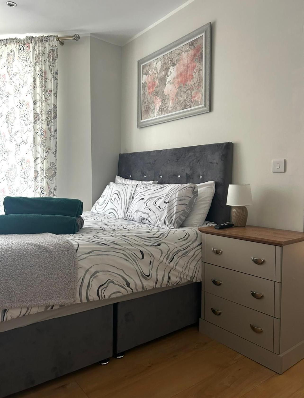 Esterville Apartments 1 And 2 Bedrooms Hot Tub Availability Белфаст Екстер'єр фото
